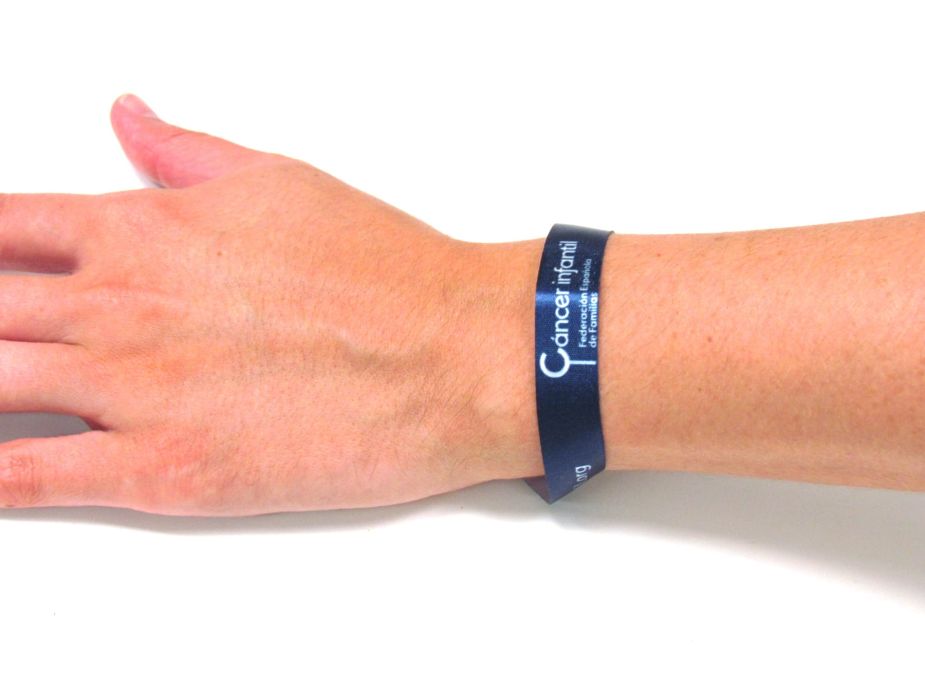 pulsera mano cancer infantil azul oscuro